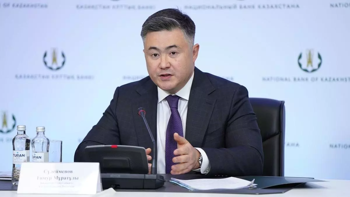 «Жена ведет семейный бюджет»: глава Нацбанка заявил, что женщины лучше управляют деньгами